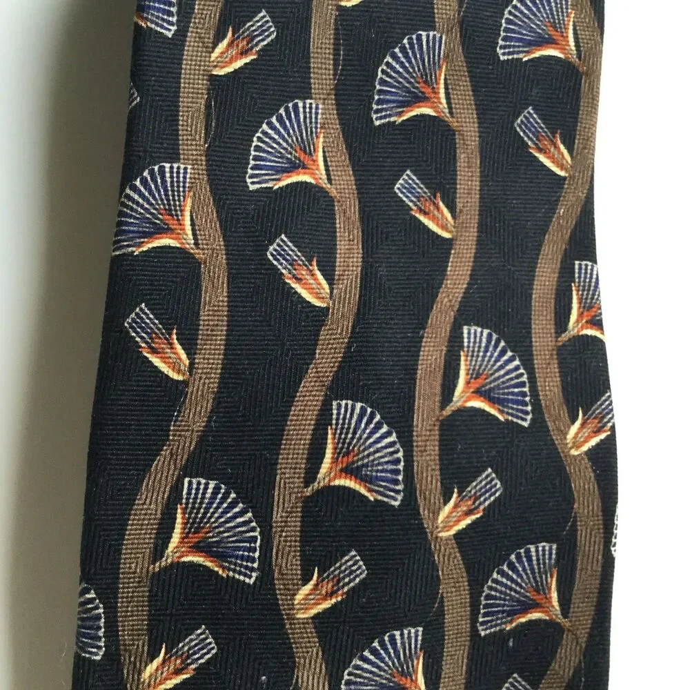 Oscar de la Renta Neckwear Mens Tie  100% Silk Black 59x4 Vintage Floral Flowers
